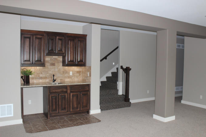 THE KUAFMANN - REVERSE 1 1/2 STORY - LOWER WET BAR