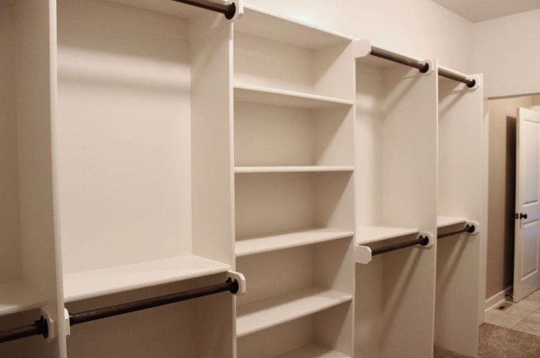 THE KAUFMANN - REVERSE - MASTER WALK IN CLOSET