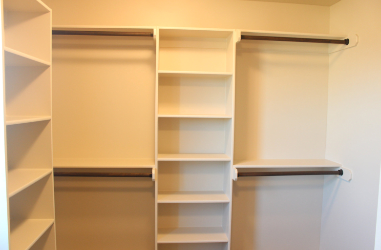 THE KALLMEYER - 2 STORY - MASTER CLOSET