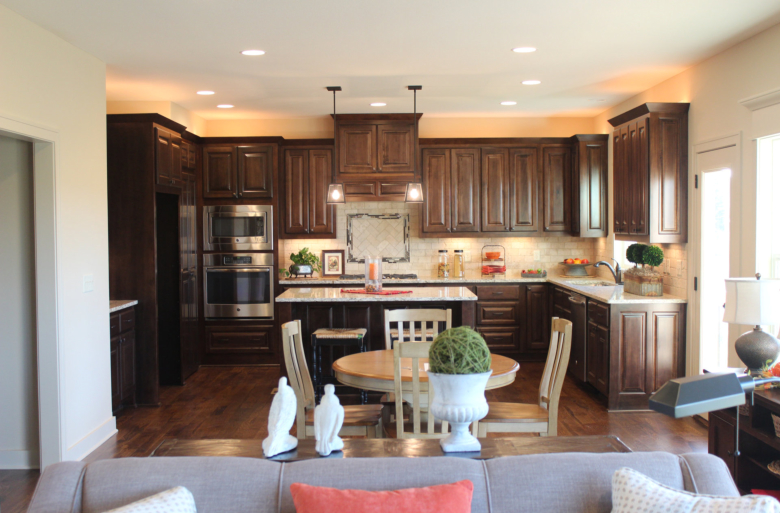 THE KALLMEYER - 2 STORY - CUSTOM KITCHEN by PRO BUILDERS