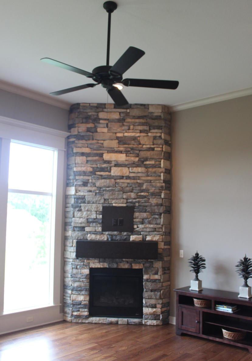 THE KUAFMANN - REVERSE 1 1/2 STORY - FIREPLACE
