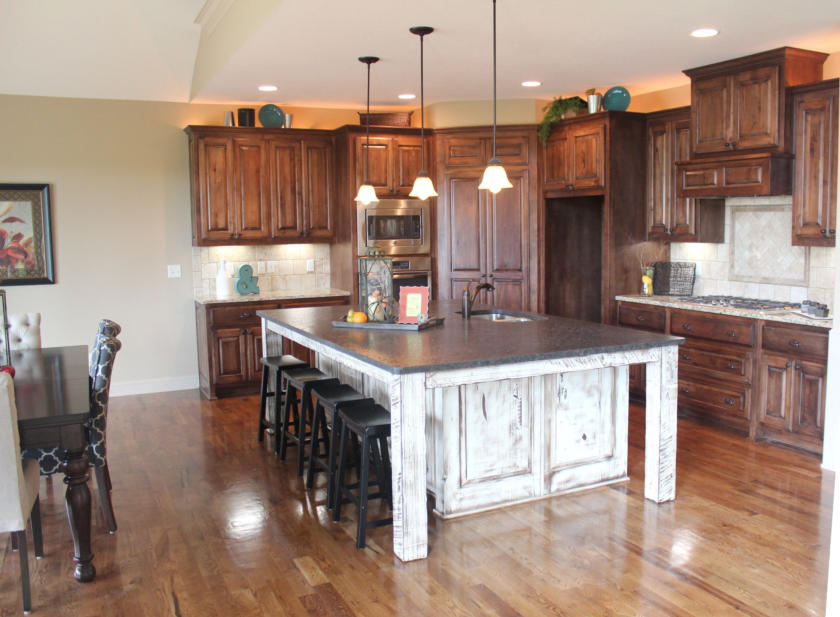 THE CHADRICK - 1 1/2 STORY - CUSTOM KITCHEN by PRO BUILDERS