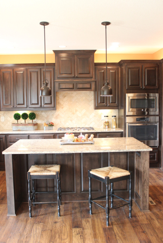 THE KALLMEYER - 2 STORY - KITCHEN ISLAND