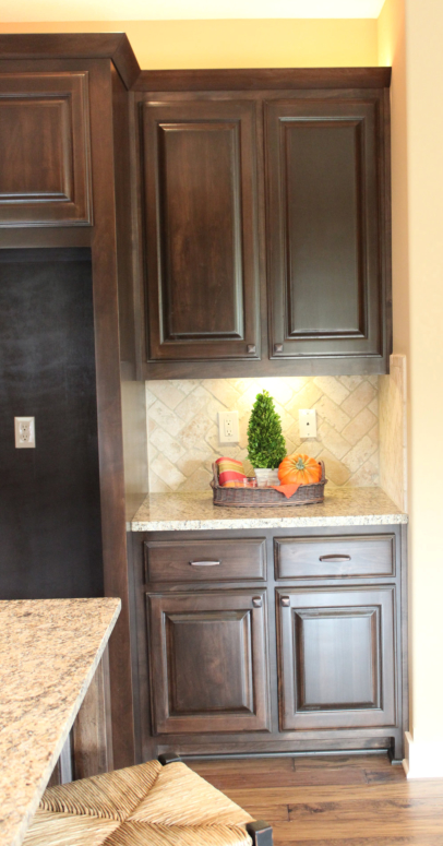 THE KALLMEYER - 2 STORY - BURLEY TABACCO STAINED CUSTOM CABINETRY