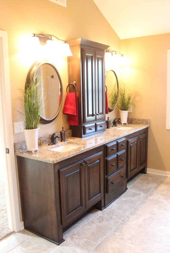 THE KALLMEYER - 2 STORY - MASTER BATHROOM - VANITY