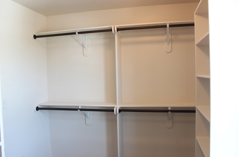 THE KALLMEYER - 2 STORY - MASTER CLOSET