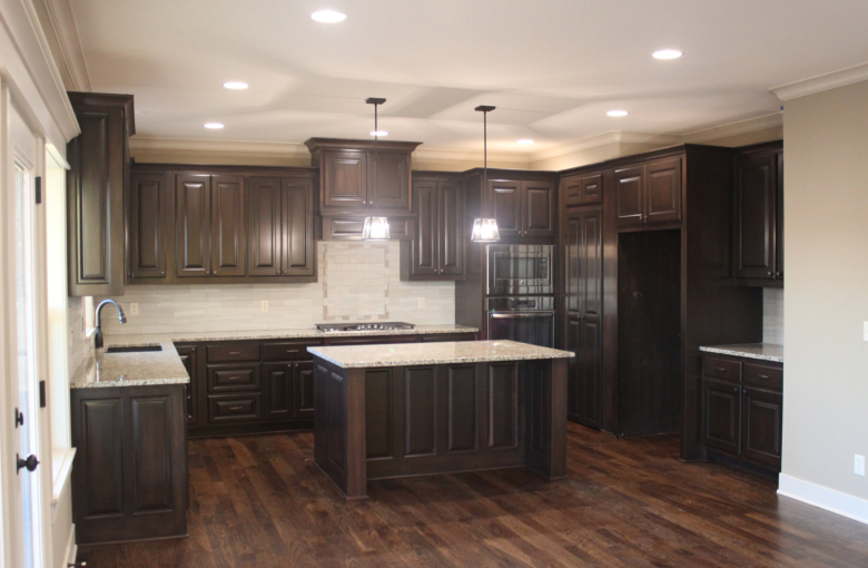 THE KALLMEYER - 2 STORY - KITCHEN CABINETRY by PRO BUILDERS